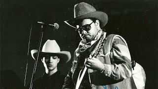 She Talks To Angels - Acoustic Cover By Jeff