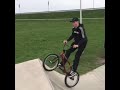 тобоган с вылета на bmx)