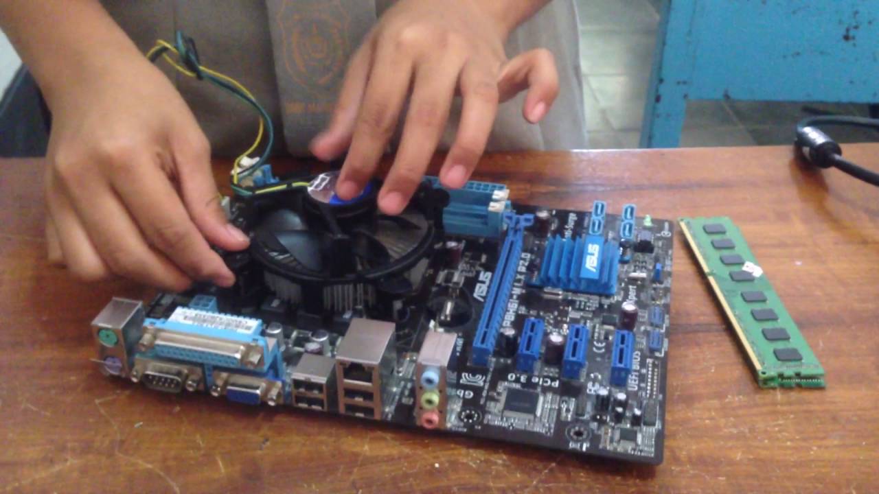 Hasil gambar untuk membuka fan cpu