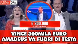Affari Tuoi, Amadeus va fuori di testa: Luca vince 300 mila euro in un modo pazzesco e poi...