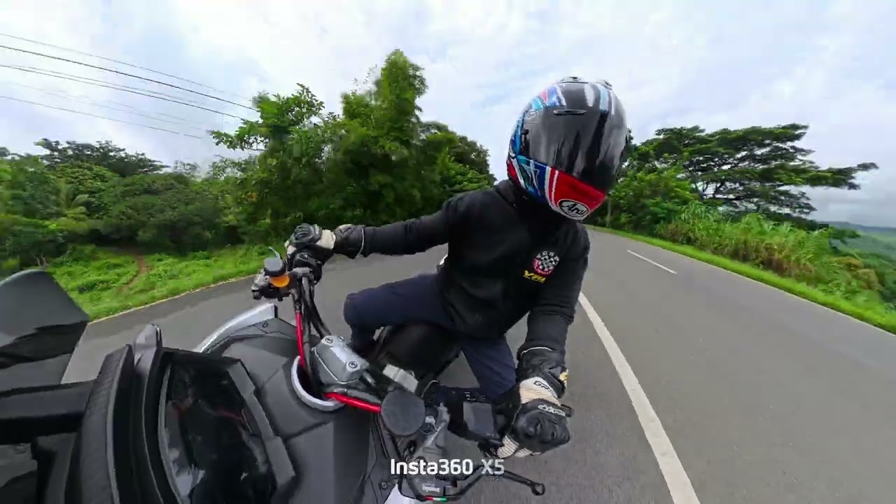 Aprilia SRGT 200 in action 