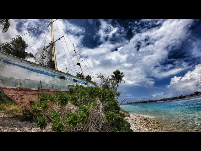 First impressions of Rangiroa and more electric problems – EP147 Sailing Seatramp