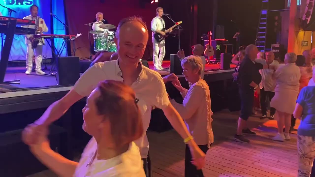 Jag lyfter på hatten med Matz Bladhs på Dokka Camping 16 8 Dansnytt Jostein Haug