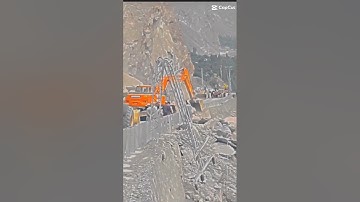 Horrific Landsliding in Skardu. Stuck 7 hours in landsliding 😭💔. Full video on channel.