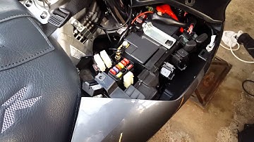 Yamaha FJR1300 2015 Battery and fuse location