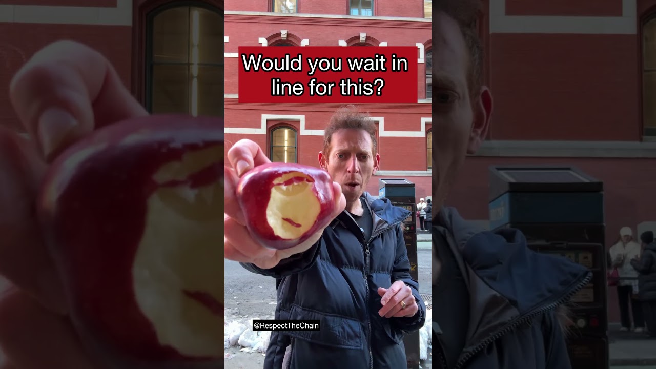 Prada раздает бесплатные яблоки в Нью-Йорке?! | Уличная проверка на Неделе моды в Нью-Йорке (плох...