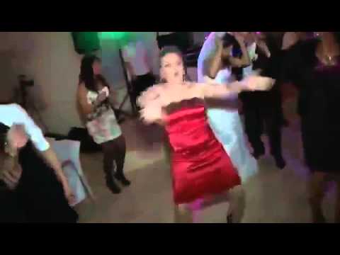 აუ რას ცეკვავს რა ღადაობაა :D