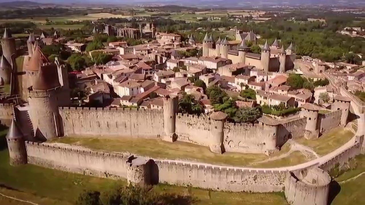Carcassonne, castillo y basílica - YouTube