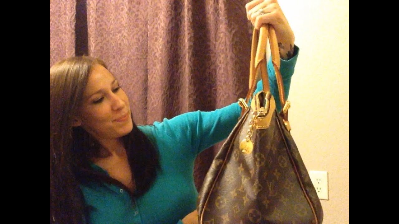 The Louis Vuitton Tivoli is a great everyday bag. Lots of style on thi