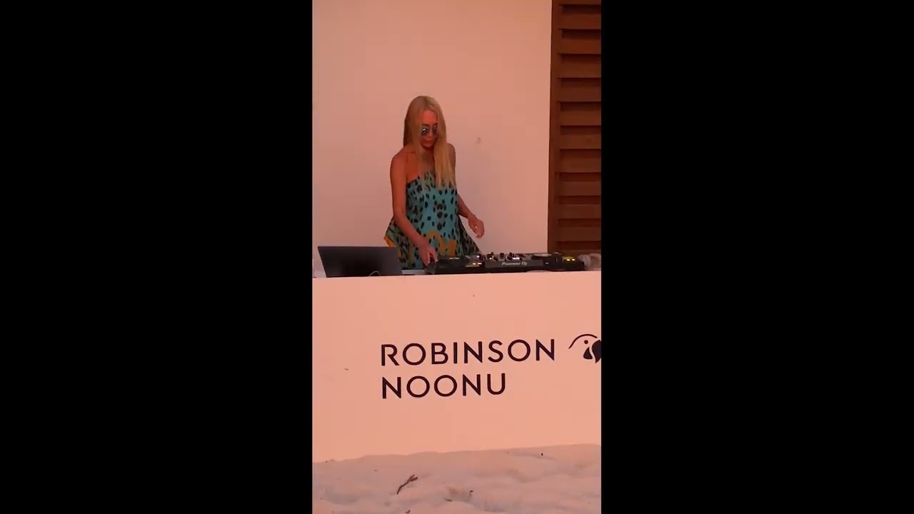 SVEA MALEDIVEN DJ SUNDOWN MIX