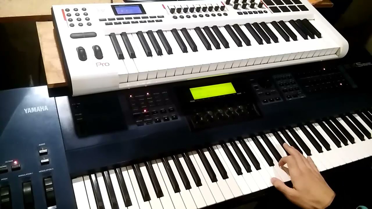 More Than Meets The Eye - Teclado (Europe)