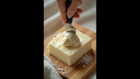 asmr style #candle #ihavethisthingwithplants #soapmaking #dothingsyoudontwanttodo #soap #lifeisbutad