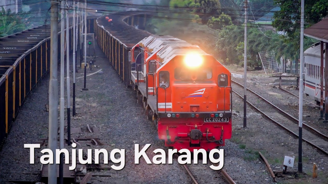 [Bugs] Nonton Kereta Api Sore Di JPO Stasiun Tanjung Karang