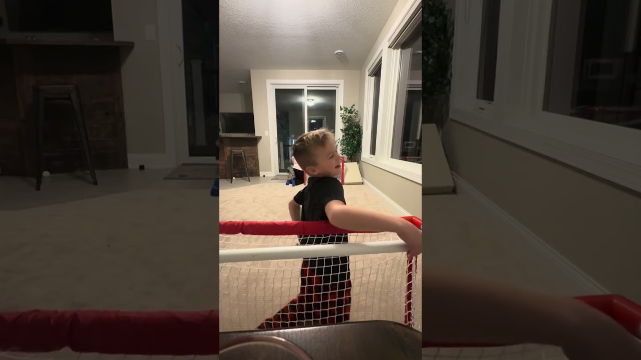 Asher vs Wyatt hockey (L game)