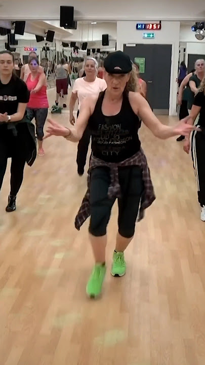 Total class banger 🙌 #dance #zumba #zin #shirleybassey #love