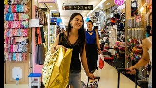 ... platinum fashion mall is one of the most popular clothing and
accessory shopping malls in bangkok,...