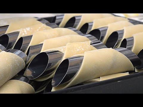 카놀리 Full of Cream! Crispy Pastry Roll (Cannoli) - Korean dessert shop