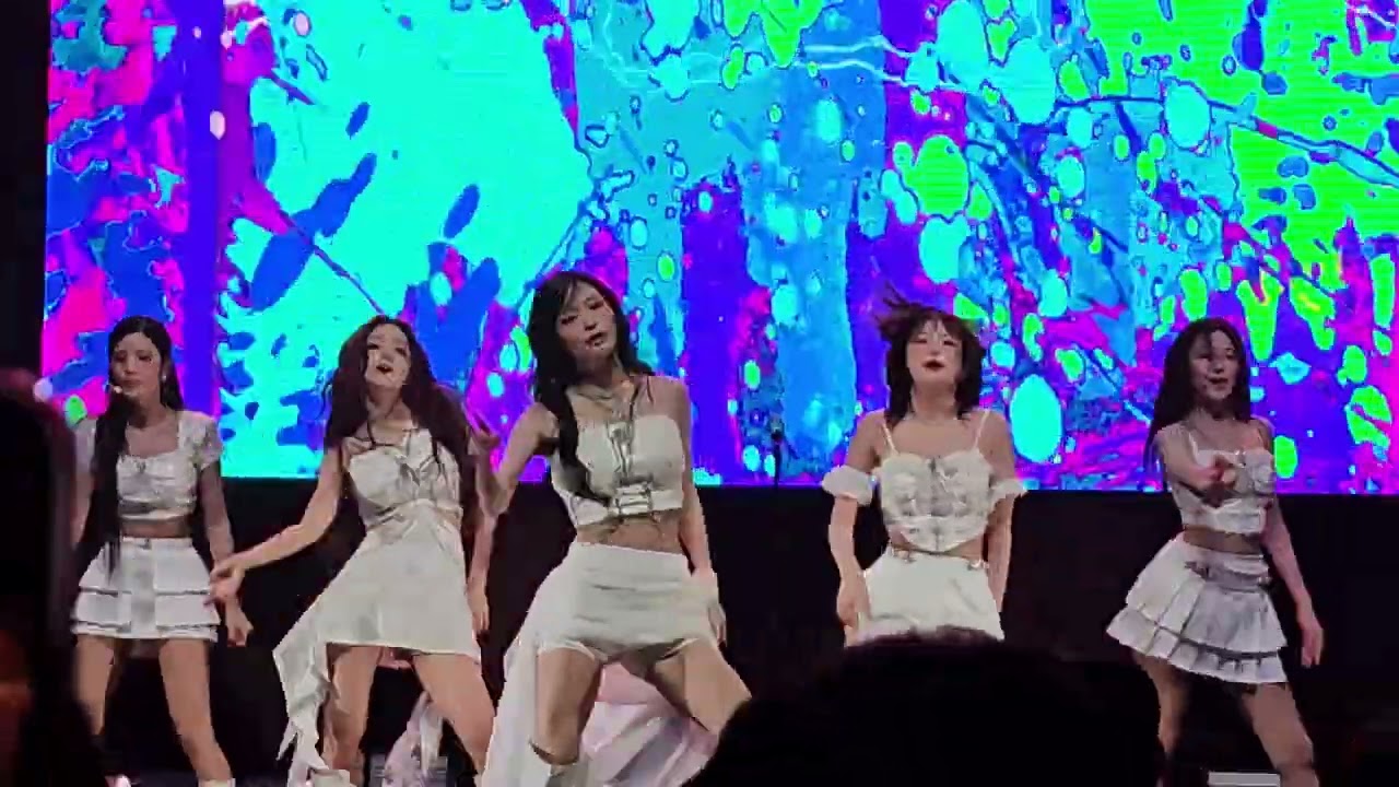 fromis_9 [FANCAM] [2025 WORLD TOUR IN USA] [NOW TOMORROW