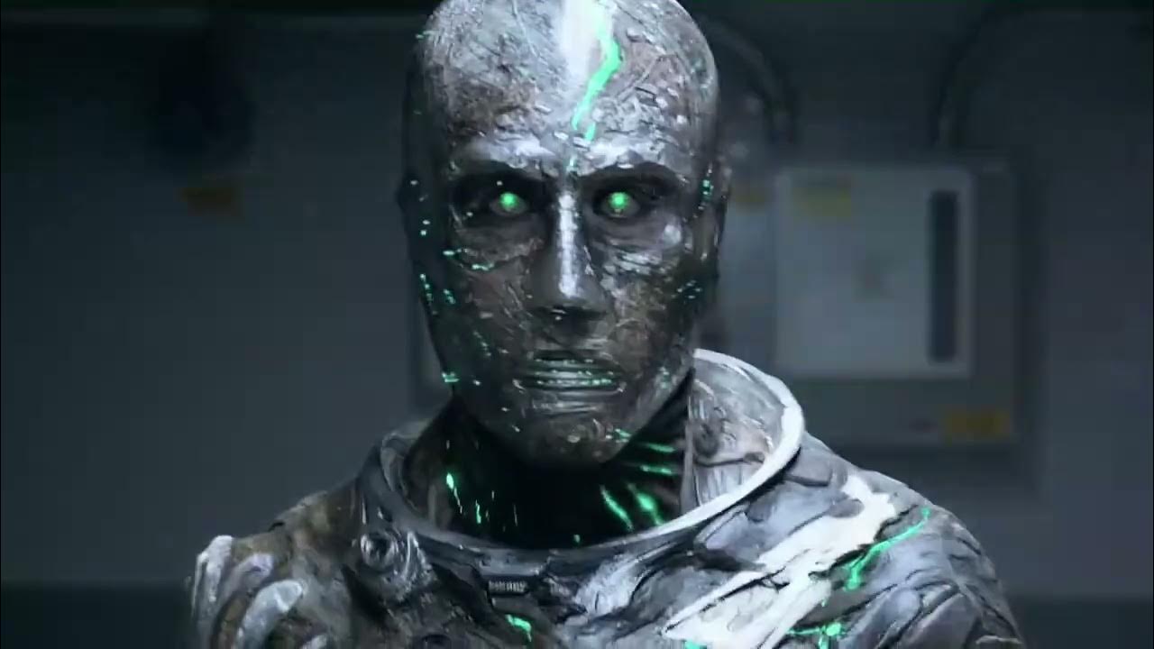 Космический костюм ссср. Скафандр будущего. Скафандр из поролона. Скафандр сросся с телом. Доктор дум фантастическая четверка 2015.