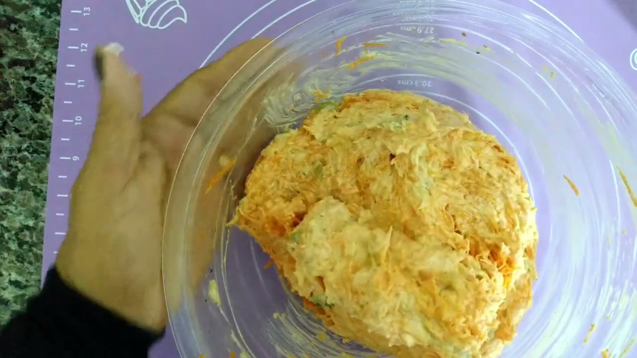 tem cenoura e maionese faça esse patê de cenoura