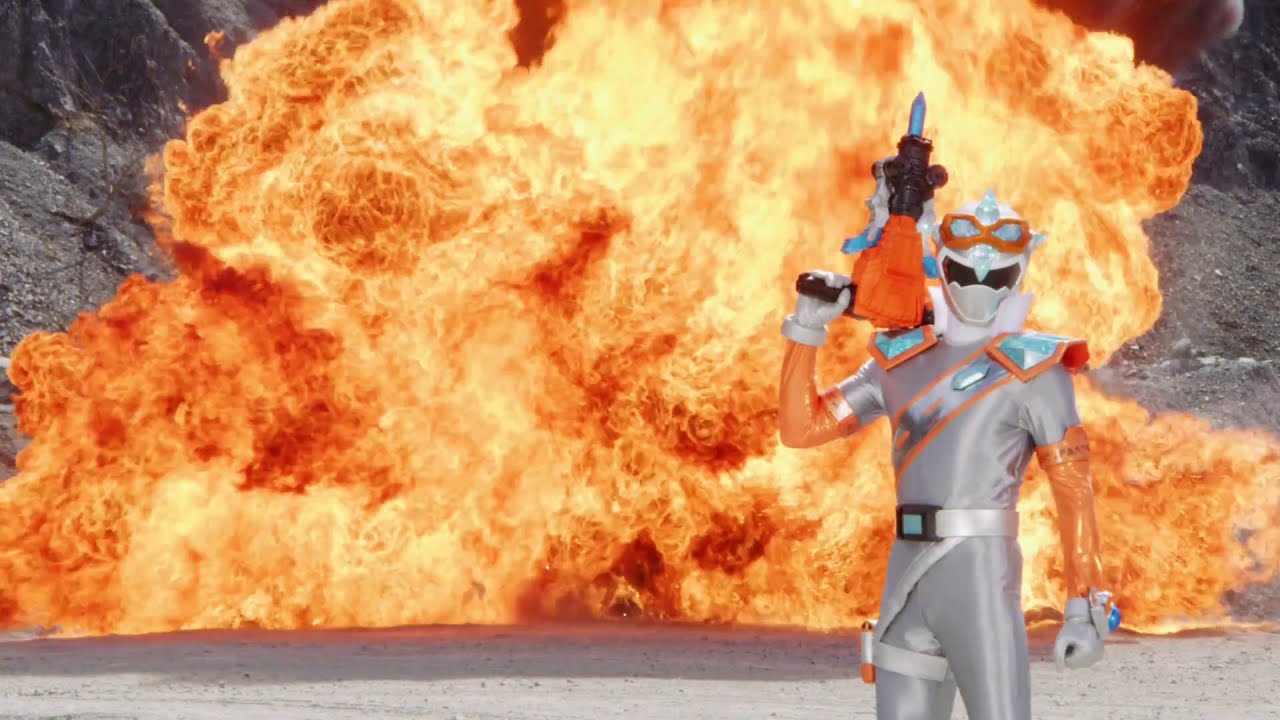 Kiramai Silver First Henshin and Fight / Mashin Sentai Kiramager