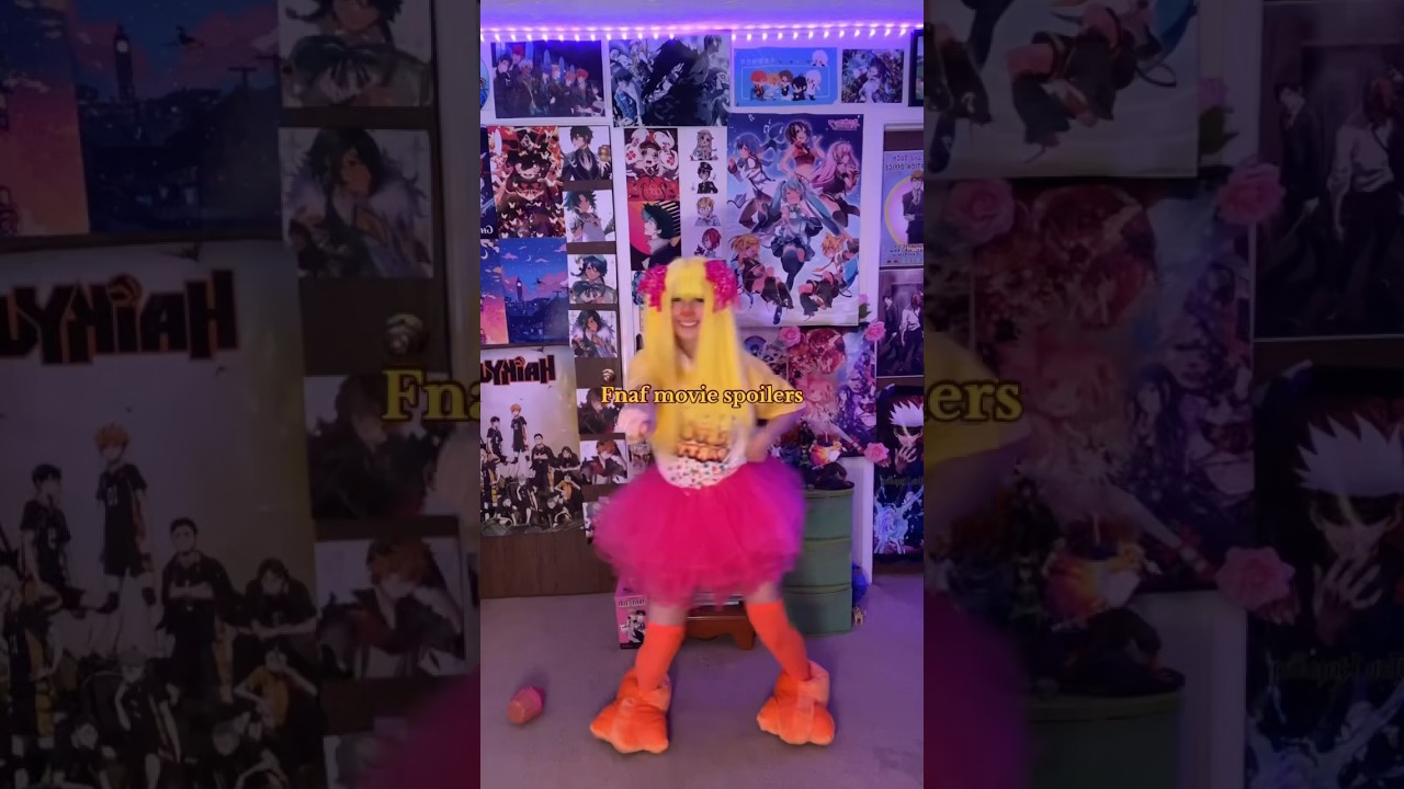 The smirk she would give too 🤣#toychicacosplay #fnafcosplay #fnafmovie #toychica #chicacosplay