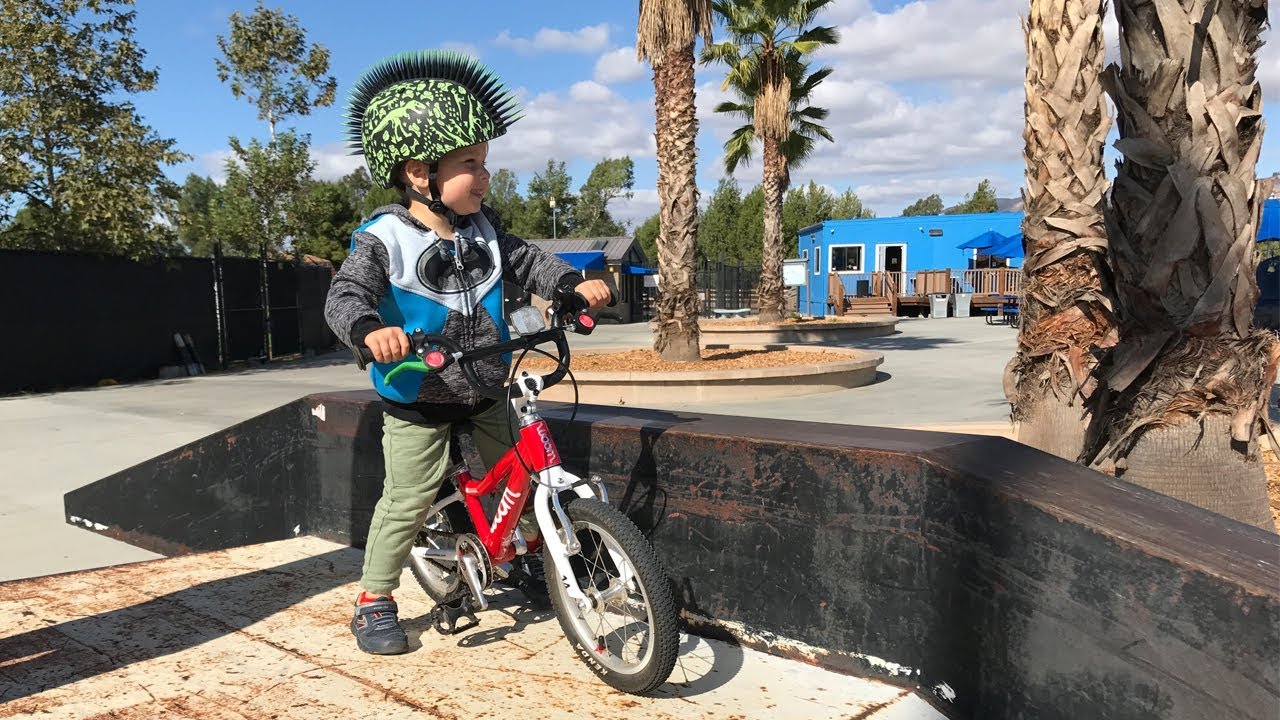Toddler Jumping Ramps on Pedal Bike with No Training Wheels YouTube