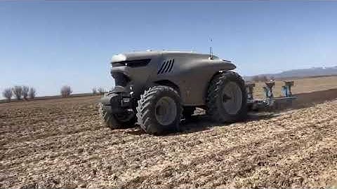 China Unveils Honghu T70: Self-Driving Electric Tractor