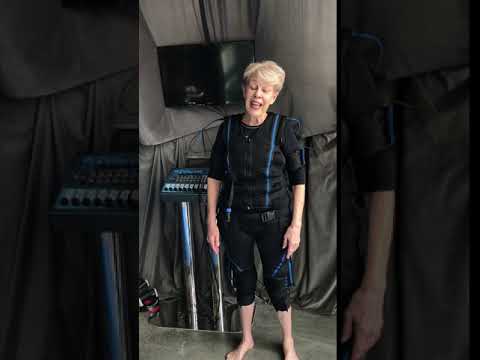 Carol Wants You to do the No Excuses Workout! ems laboratorio