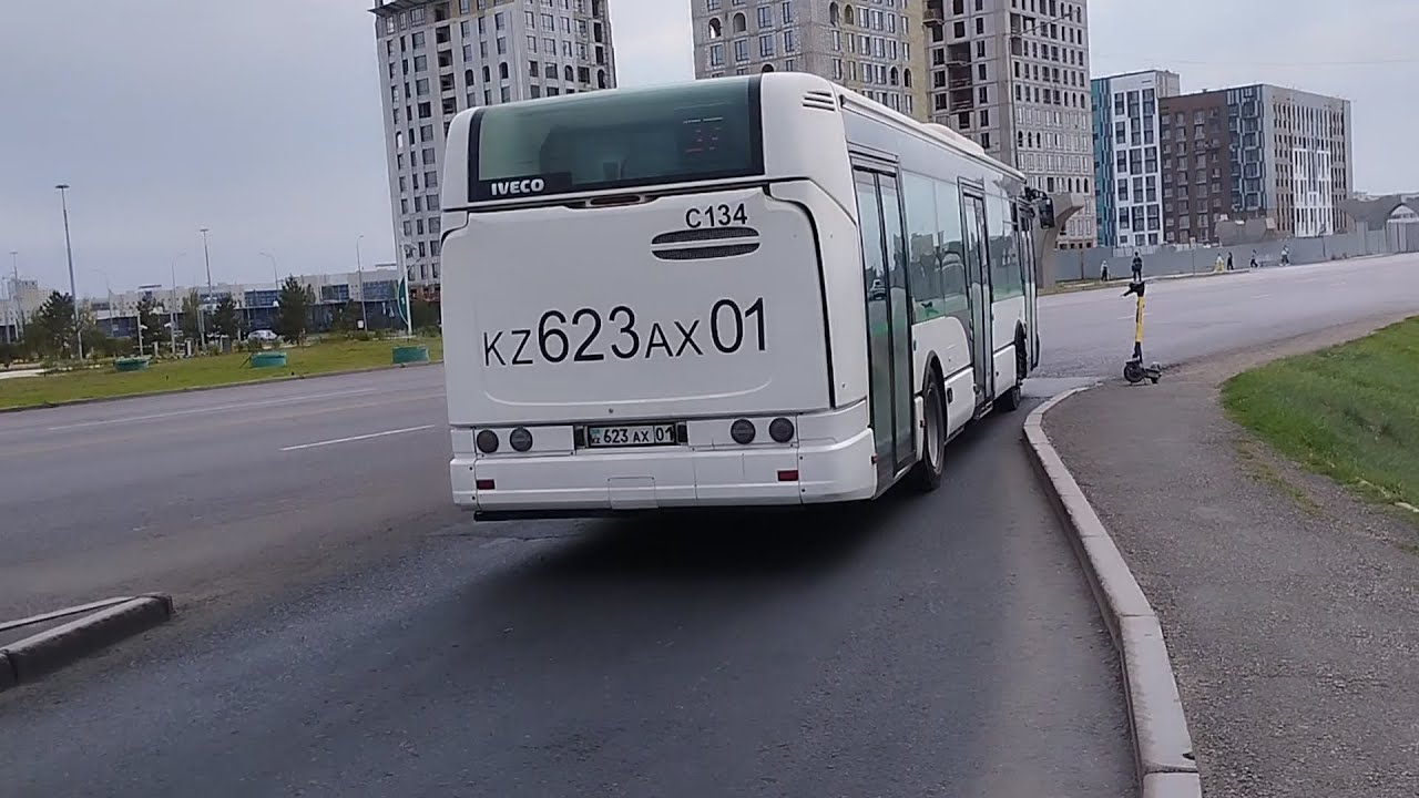 Астана. C134 Irisbus Citelis 12 маршрут 37 и A439 Iveco urbanway 18 маршрут 10ка