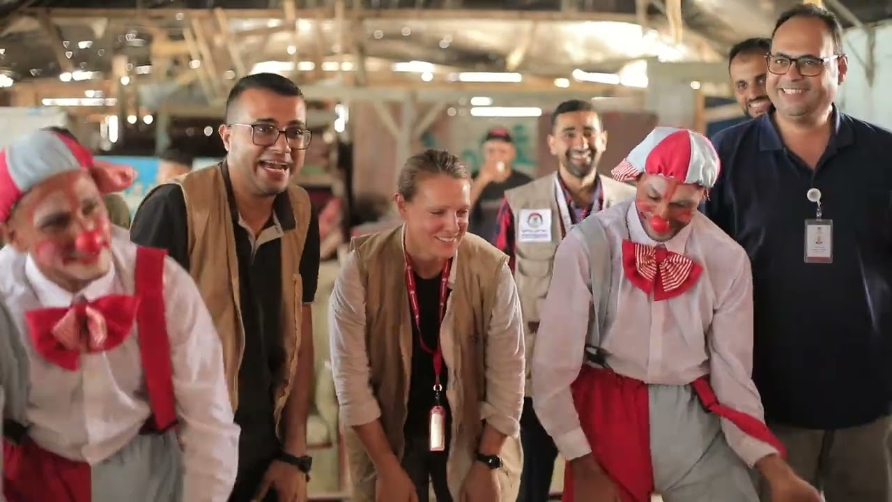 بدعم من مؤسسة إنقاذ الطفل، نشاط ترفيهي لأطفال الأهالي النازحيين في مراكز اللجوء بغزة