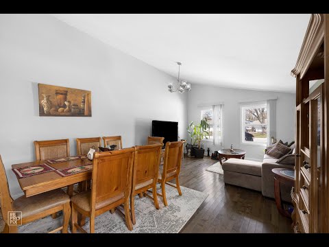 1423 Kings Rd, Carpentersville, IL home video tour
