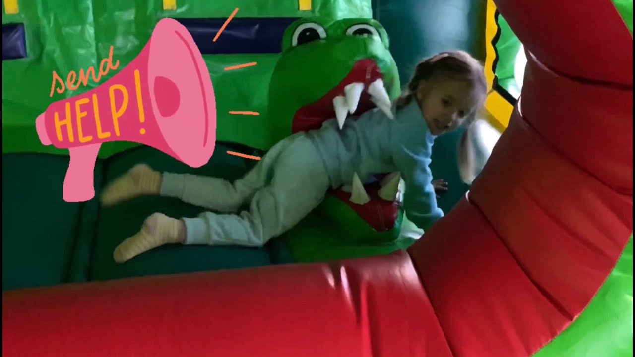 Влог: Мой активный день в парке развлечений, Жозефина бориться с аллигатором, Vlog Josik and Julik