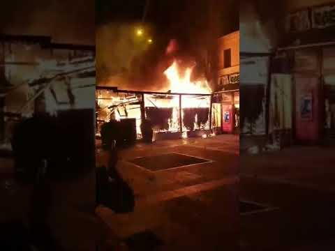 Целосно изгоре кафичот „Галери хаус паб“ во Прилеп
