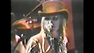 Don't Come Around Here No More - Tom Petty & the HBs, live 1985 (video!)