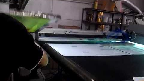 semi automatic screen printing with automatic material unloading arm