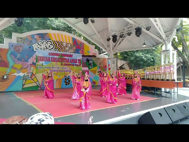 Menari Barakallah - Maherzein versi anak anak TK  ( juara 1 porseni ancol 2019) class=