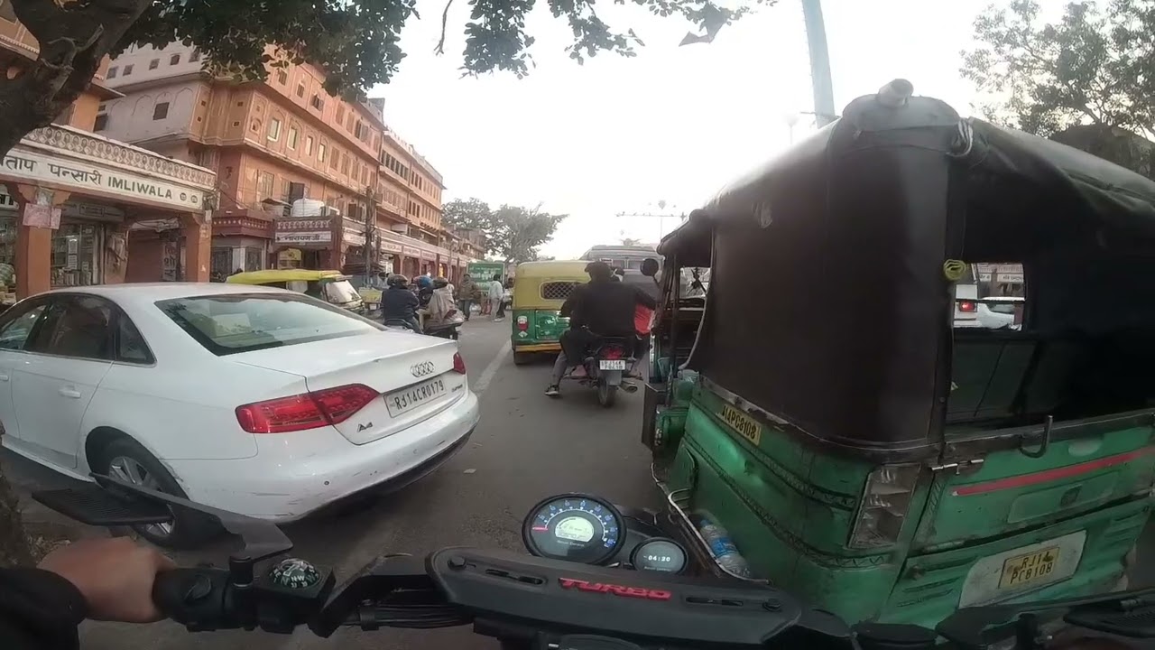 Pink City | Jaipur | Badi n Choti Chaupad | Custom Bike | Royal Enfield | Meteor 350 | Modified |