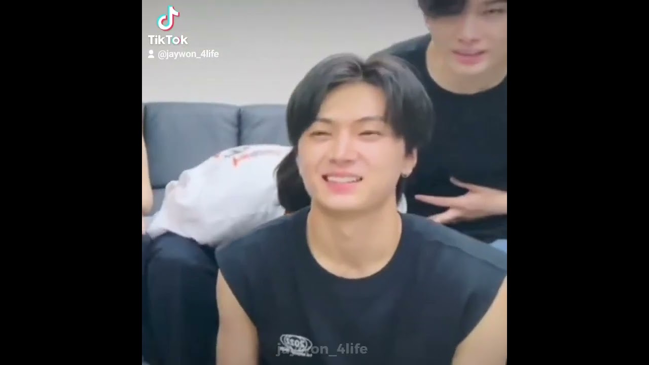 jungwon being a babygirl when it comes to jay! 