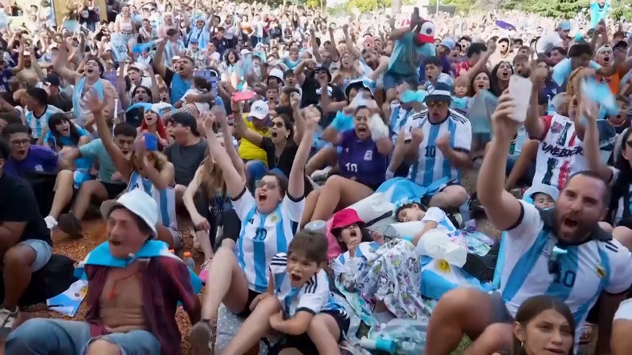 Argentina reaches World Cup quarterfinals with 2-1 win over Australia