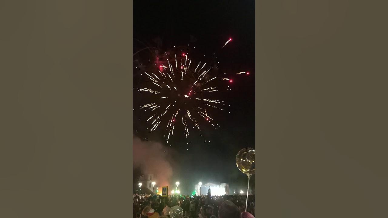 День города кострома салют. Какого числа день города ожерелье 2022. Самый красивый салют сердца в мире. Дмитров день города. Дмитров день города.
