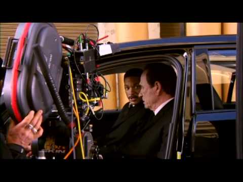 Men in Black 3: The Two Faces Of Agent K - Tommy Lee Jones & Josh ...