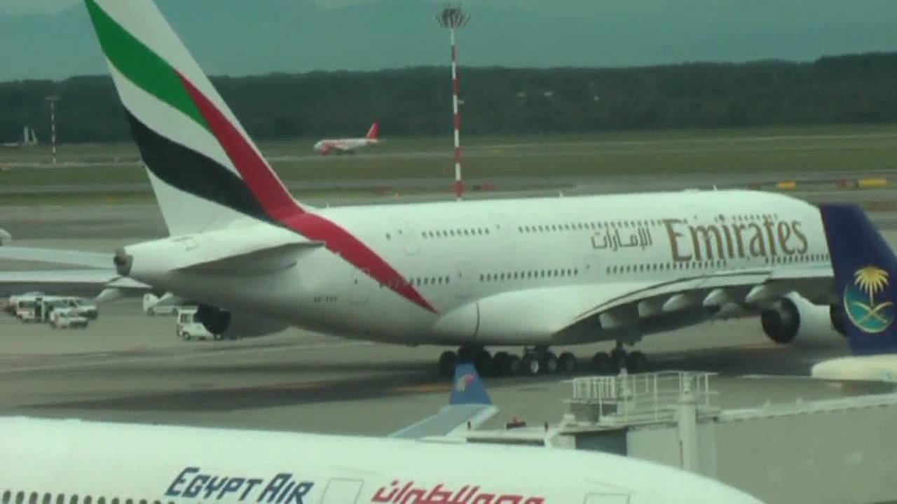 Take off A 380 Emirates-Milano Malpensa 35L EK 0094 29-07-2010 - YouTube