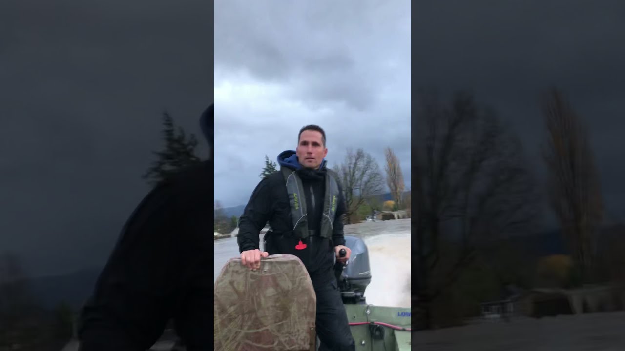 Rescuing Stranded Sumas Citizens In Dowdy S River Boat 9 People 2 Cats Dogs Before It Got Dark