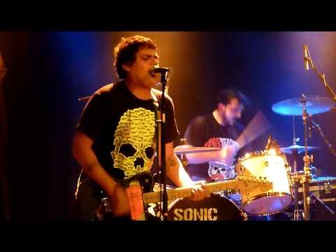 Guarda Saddr Weirdr & Congratulations, by Bomb The Music Industry! su YouTube Guarda Saddr Weirdr & Congratulations, by Bomb The Music Industry! su YouTube