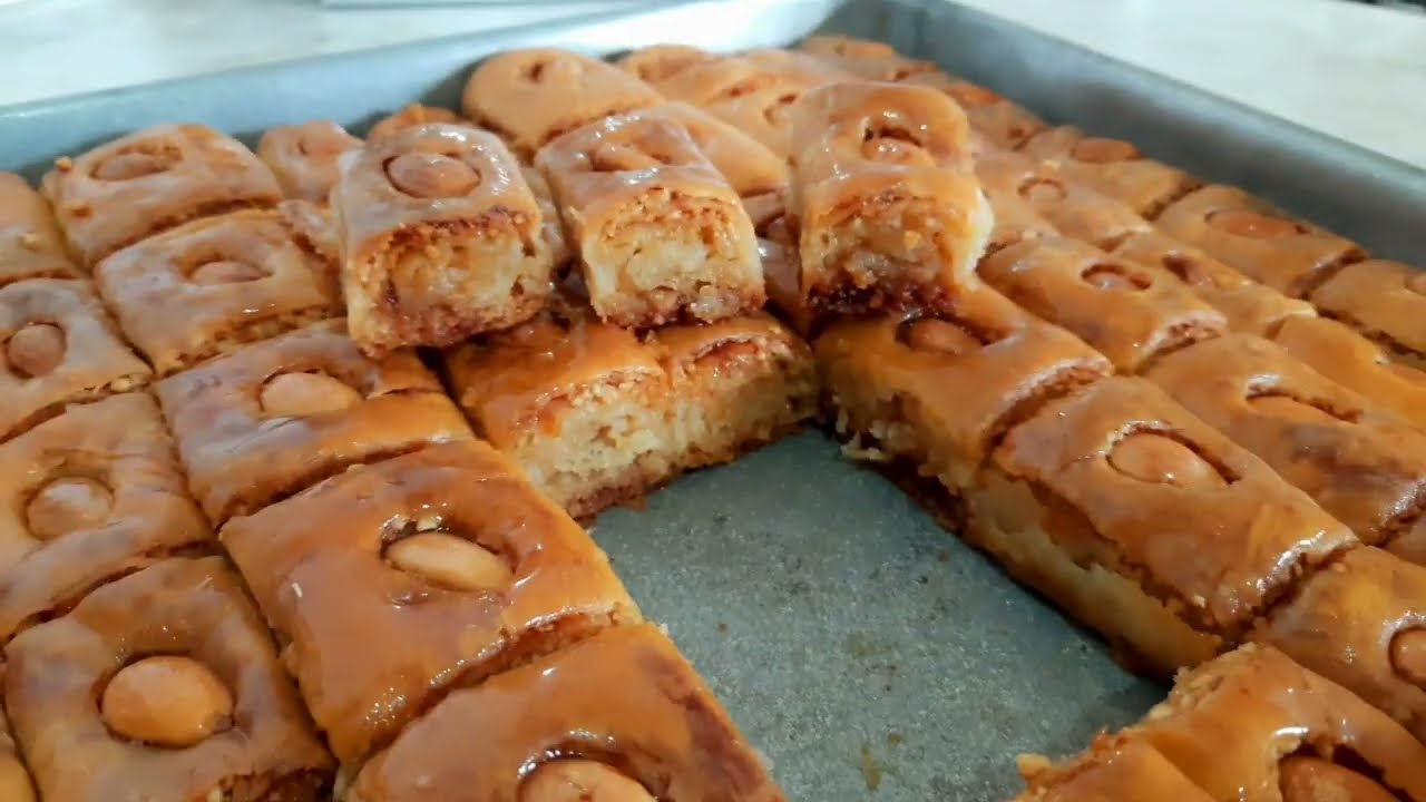 روليها وعمريها رولي البقلاوة الكذابة بعجينة خفيفة ساهلة فالخدمة