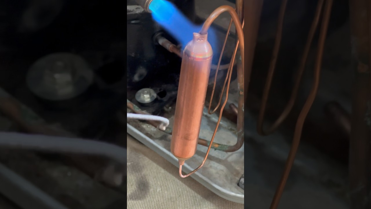 Пайка меди припоем П14 и дешевым китайским газом!Не морозит холодильник ...