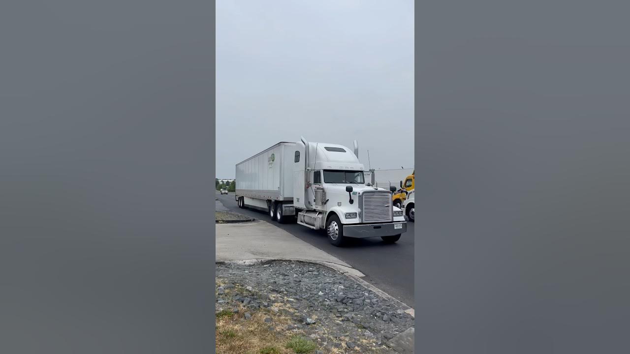 Straight Piped Freightliner Classic XL Trucking By The Jessup Truck