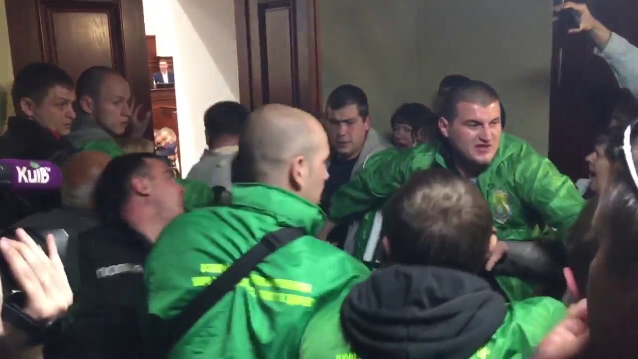 МАССОВАЯ ДРАКА В ГОРСОВЕТЕ КИЕВА