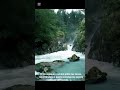Rio y rocas relajantes
